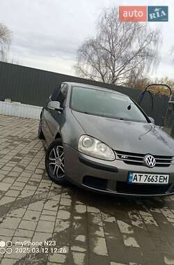 Хэтчбек Volkswagen Golf 2005 в Городенке