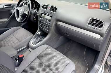 Хетчбек Volkswagen Golf 2011 в 
