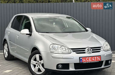 Хэтчбек Volkswagen Golf 2008 в Львове