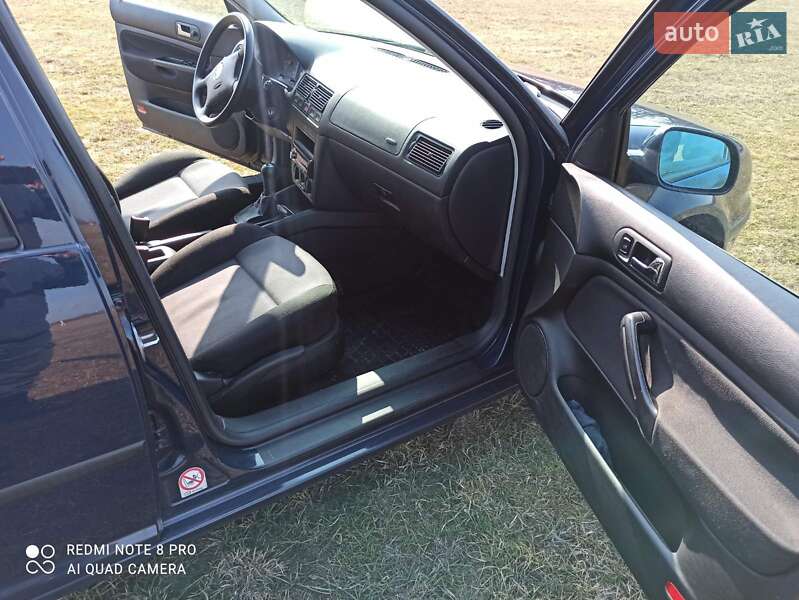 Універсал Volkswagen Golf 2001 в Диканьці