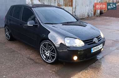 Хетчбек Volkswagen Golf 2004 в Коростені