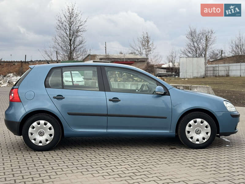 Хэтчбек Volkswagen Golf 2006 в Лубнах