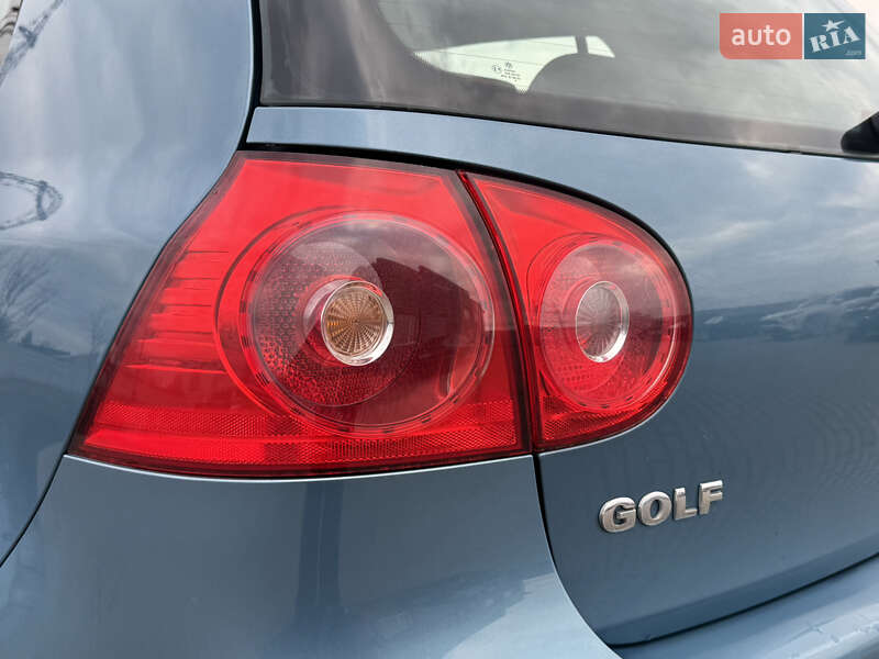 Хэтчбек Volkswagen Golf 2006 в Лубнах
