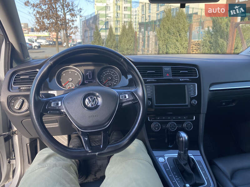 Универсал Volkswagen Golf 2015 в Киеве