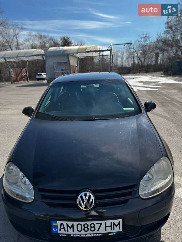 Хэтчбек Volkswagen Golf 2005 в Бердичеве