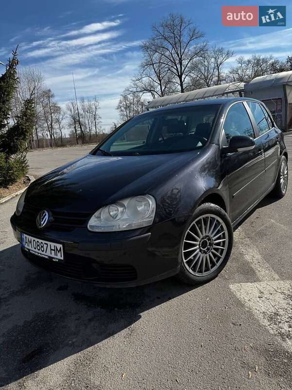 Хэтчбек Volkswagen Golf 2005 в Бердичеве
