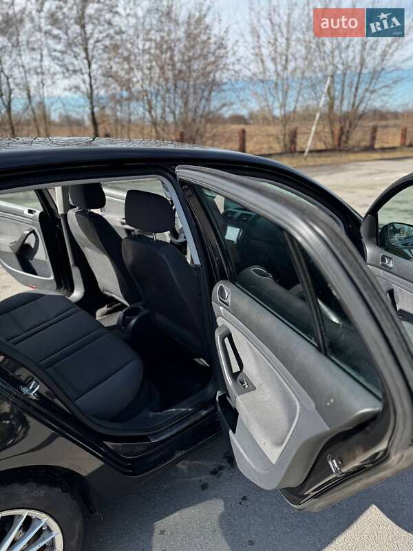 Хэтчбек Volkswagen Golf 2005 в Бердичеве