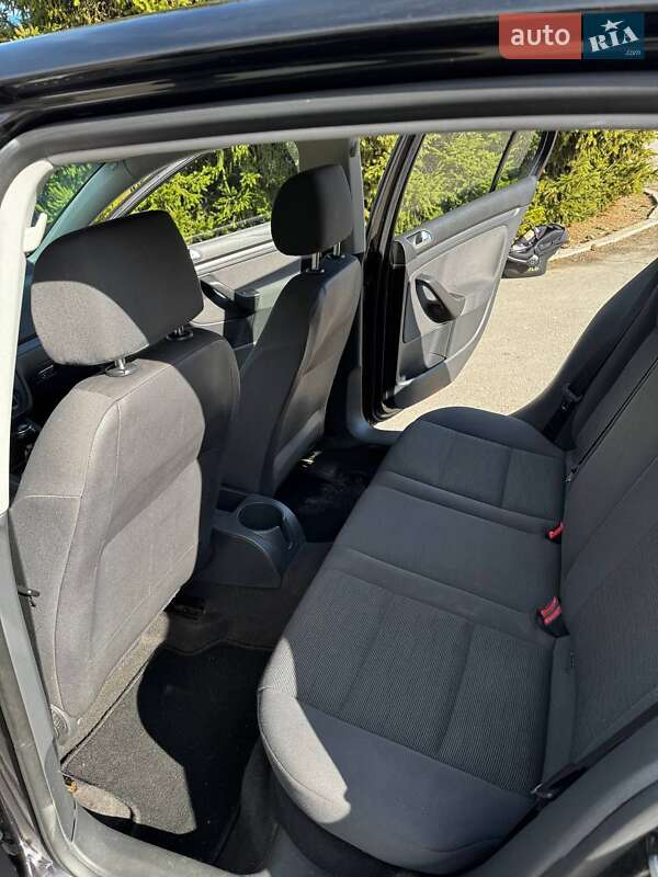 Хэтчбек Volkswagen Golf 2005 в Бердичеве