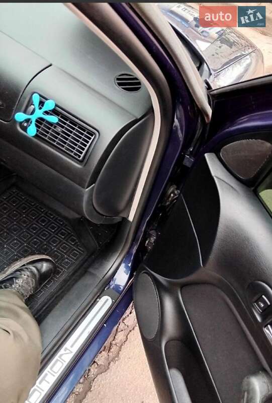 Хэтчбек Volkswagen Golf 2000 в Новомосковске