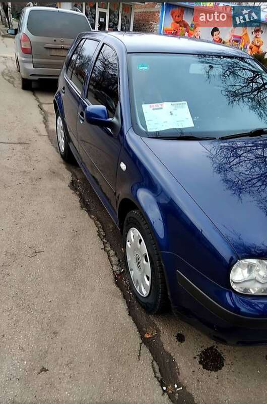 Хэтчбек Volkswagen Golf 2000 в Новомосковске