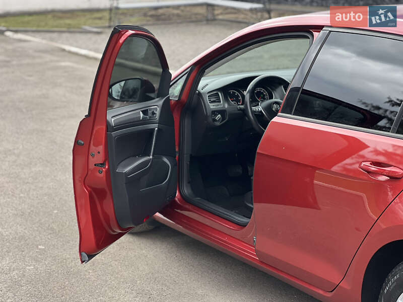 Хетчбек Volkswagen Golf 2013 в Кременці