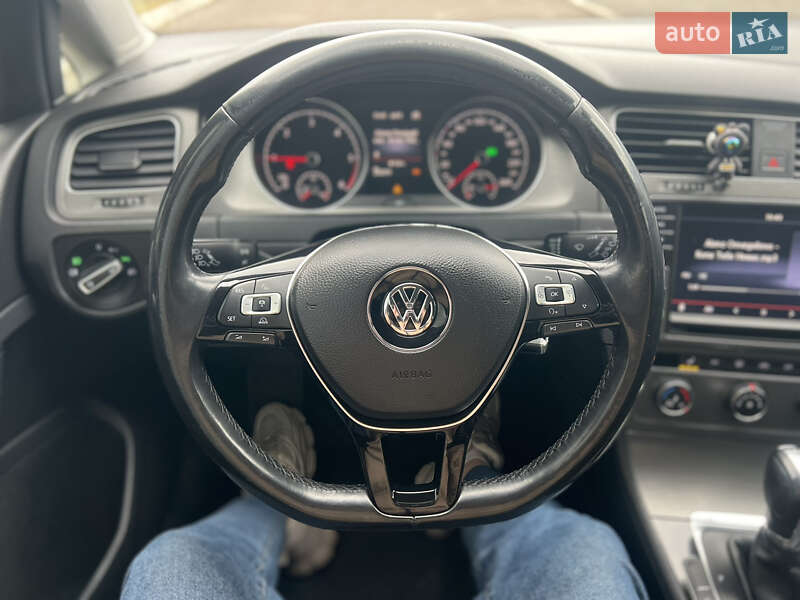 Хетчбек Volkswagen Golf 2013 в Кременці