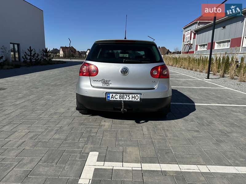 Хэтчбек Volkswagen Golf 2008 в Луцке