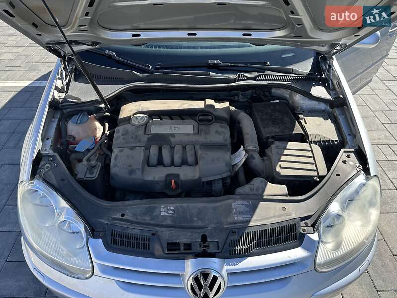 Хэтчбек Volkswagen Golf 2008 в Луцке