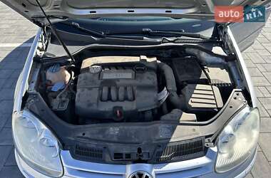 Хэтчбек Volkswagen Golf 2008 в 
