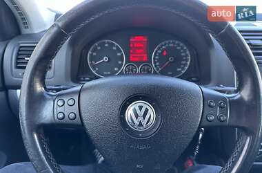 Хэтчбек Volkswagen Golf 2008 в 