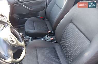 Хэтчбек Volkswagen Golf 2001 в 