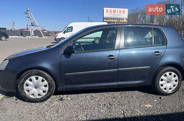 Хетчбек Volkswagen Golf 2005 в 
