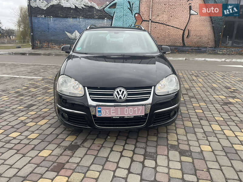 Універсал Volkswagen Golf 2009 в Луцьку