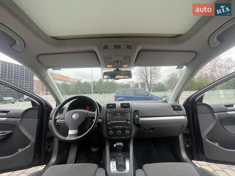 Універсал Volkswagen Golf 2009 в Луцьку