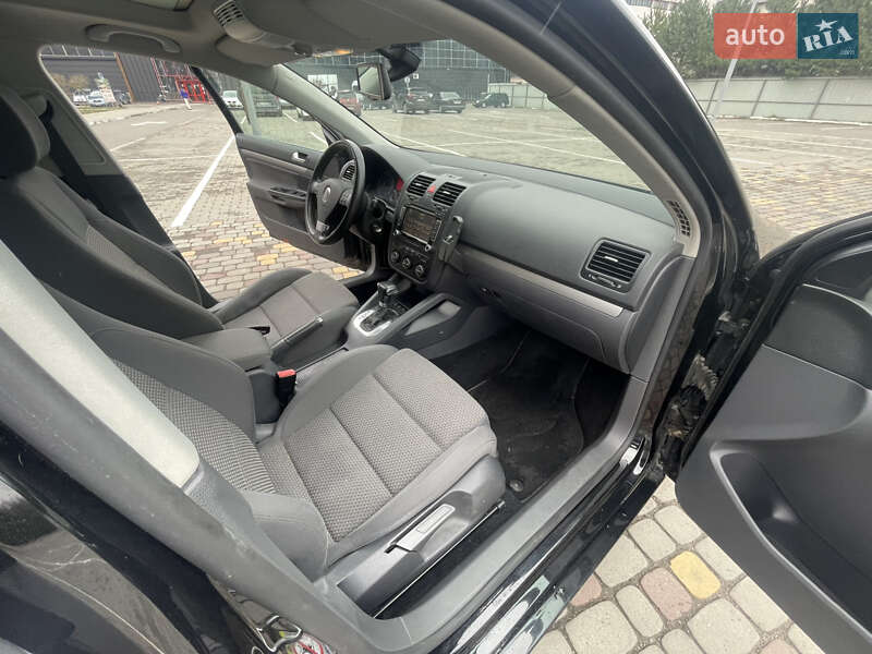 Універсал Volkswagen Golf 2009 в Луцьку