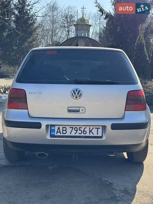 Хетчбек Volkswagen Golf 2002 в Вінниці