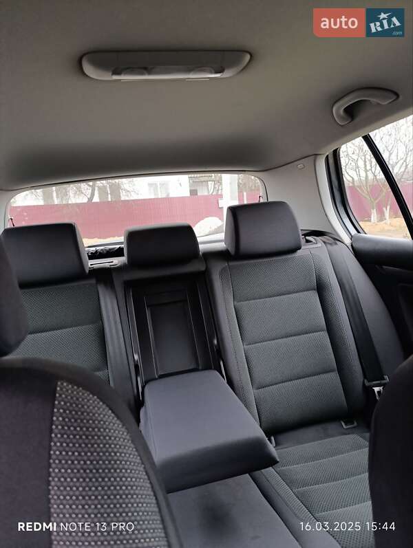 Хетчбек Volkswagen Golf 2005 в Харкові