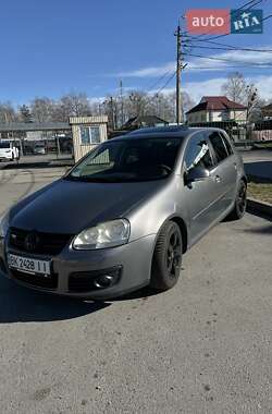 Хетчбек Volkswagen Golf 2006 в Рівному