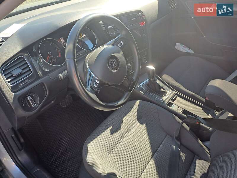 Універсал Volkswagen Golf 2018 в Луцьку