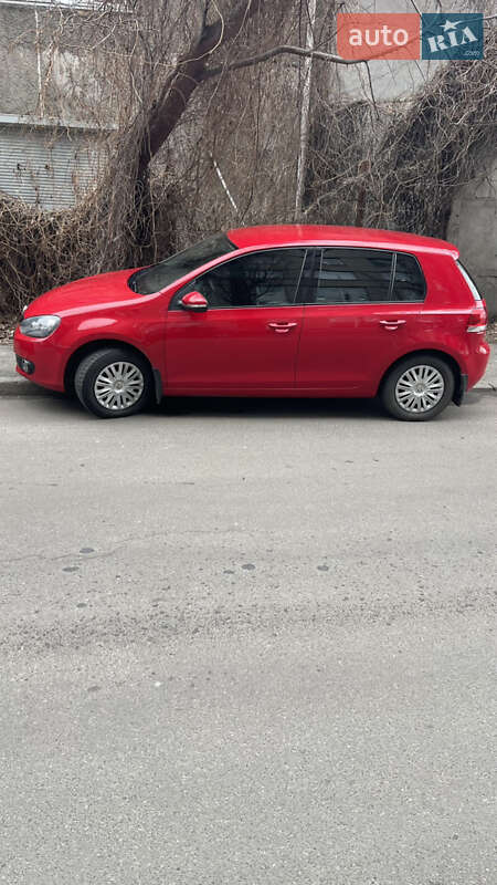 Хэтчбек Volkswagen Golf 2009 в Киеве