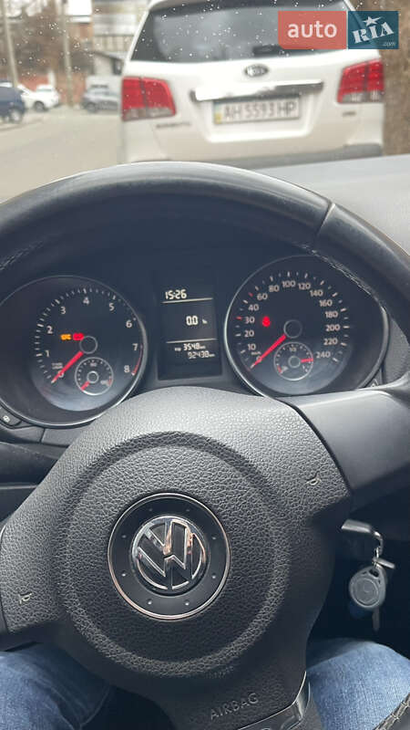 Хэтчбек Volkswagen Golf 2009 в Киеве