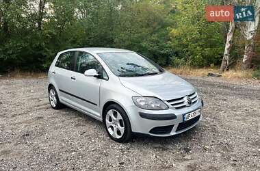 Хетчбек Volkswagen Golf 2005 в Запоріжжі