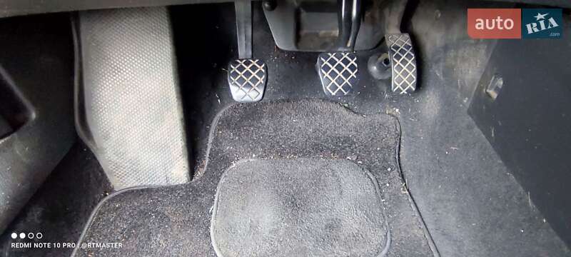 Універсал Volkswagen Golf 2001 в Києві