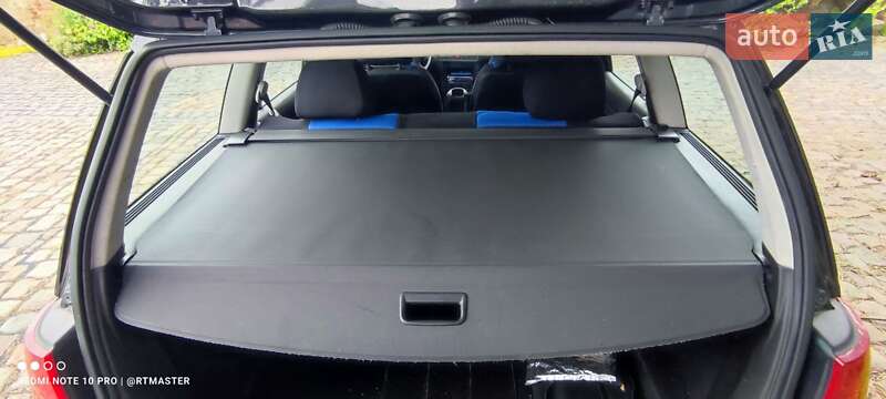 Універсал Volkswagen Golf 2001 в Києві