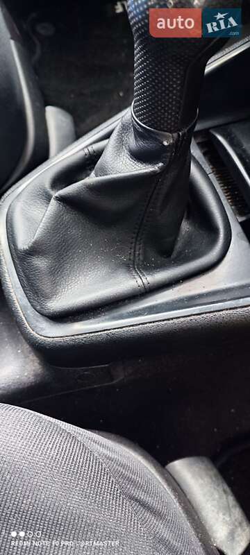 Універсал Volkswagen Golf 2001 в Києві