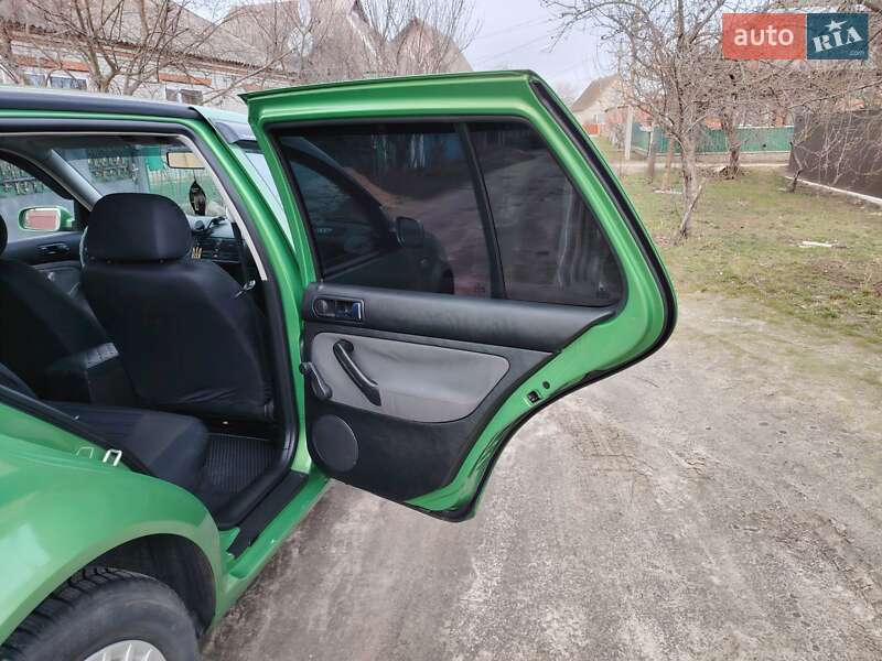 Хэтчбек Volkswagen Golf 1998 в Ахтырке