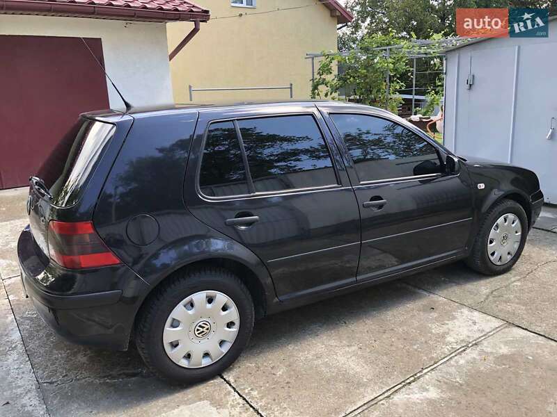 Хетчбек Volkswagen Golf 2003 в Дрогобичі