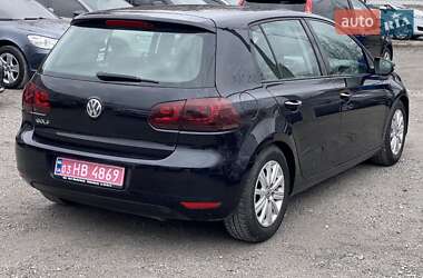 Хэтчбек Volkswagen Golf 2010 в 
