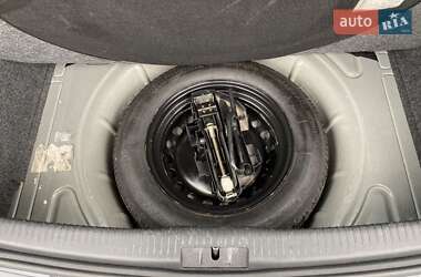 Хэтчбек Volkswagen Golf 2010 в 