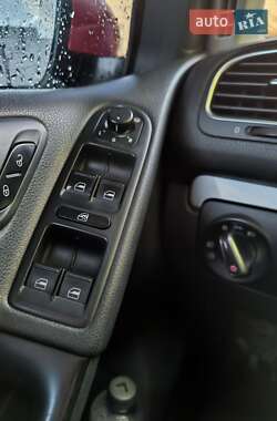 Хэтчбек Volkswagen Golf 2012 в 