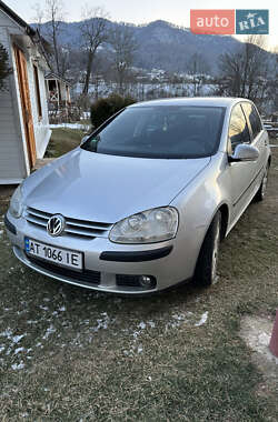 Хетчбек Volkswagen Golf 2006 в Косові