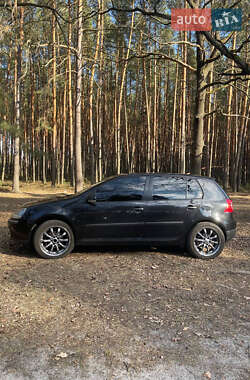 Хэтчбек Volkswagen Golf 2004 в 