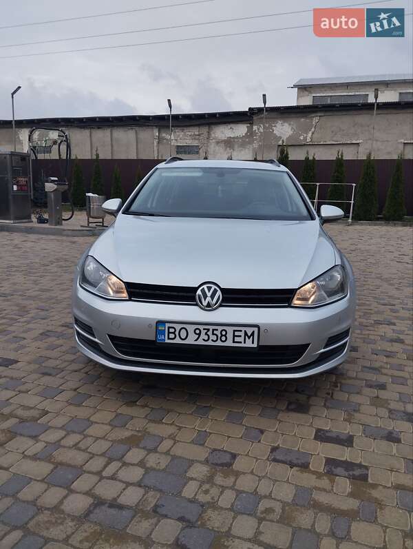 Універсал Volkswagen Golf 2016 в Тернополі
