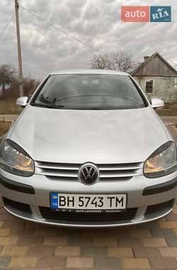 Хетчбек Volkswagen Golf 2004 в Роздільній