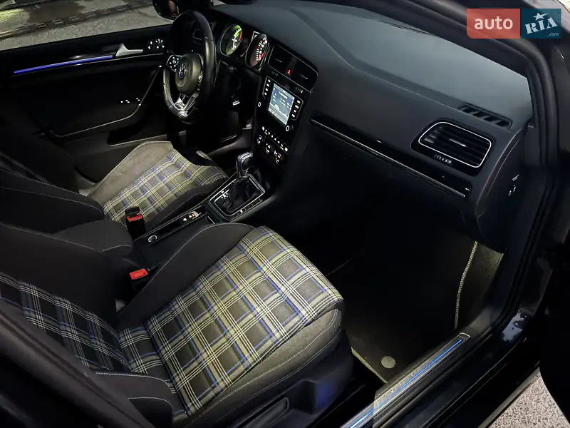 Volkswagen Golf 2015 VIN WVWZZZAUZFW805440 фото оголошення 46 з 86