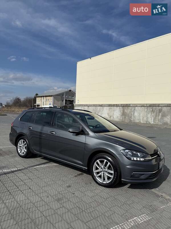 Універсал Volkswagen Golf 2018 в Львові
