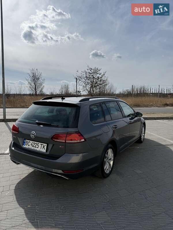 Універсал Volkswagen Golf 2018 в Львові