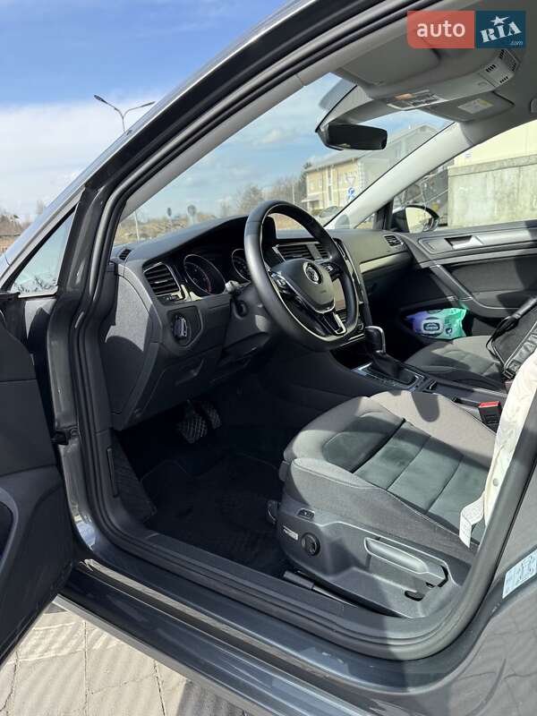 Універсал Volkswagen Golf 2018 в Львові
