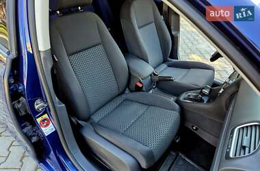 Хэтчбек Volkswagen Golf 2010 в 