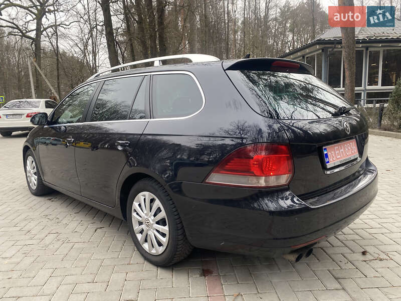 Универсал Volkswagen Golf 2010 в Луцке
